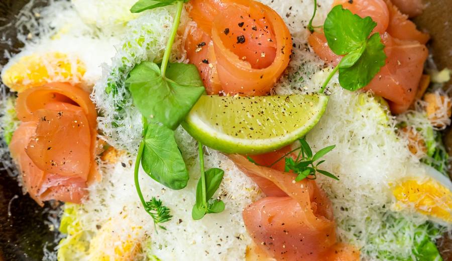 Classic Caesar met gerookte zalm