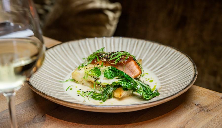 Honey miso salmon met bok choy